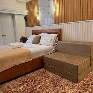 Studio Apartment Queen Bed